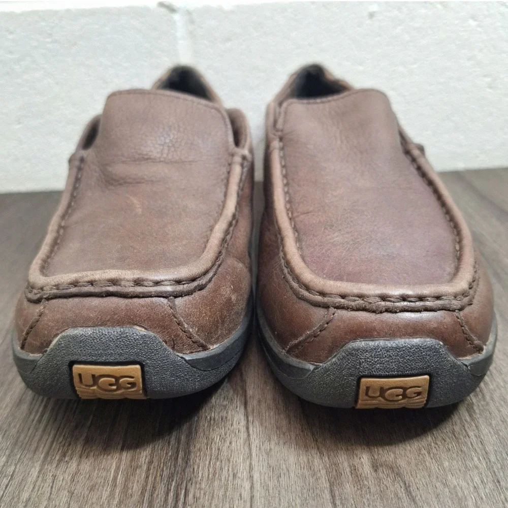UGG‎ Australia Women's 7 Brown Leather Casual Slip On Moc Toe Loafers Shoes 5475